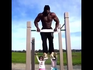 15 outings for two from kali muscle , in the video he is 43 years old, weight about 110 kg 15 ds[jljd yf ldt jn kali muscle , yf dbltj tve 43 u