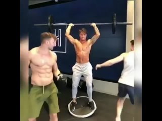 guy training under hard pressure from training partners gfhtym nhtybhetncz d eckjdbz[ ;tcnrjuj ghtccbyuf jn