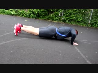 how to pump up the chest with push-ups. chest and triceps training (at home and on the street). rfr yfrfxfnm uhelm jn;bvfybzvb. nhtybhjdrf uhelb